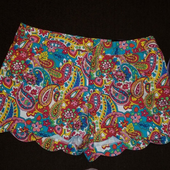 Attyre Pants - 💥💥💥PRICE DROP💥💥💥Attyre paisley shorts